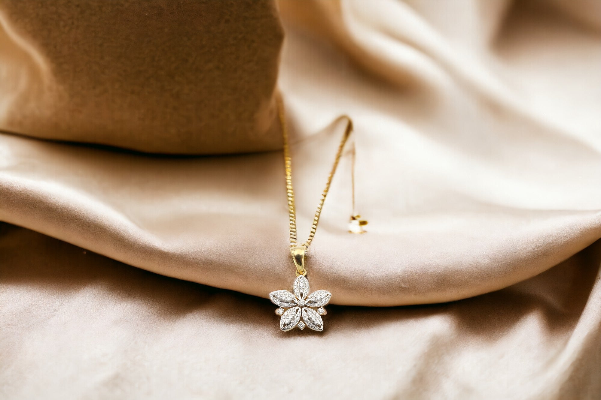 Striking Star Pendant