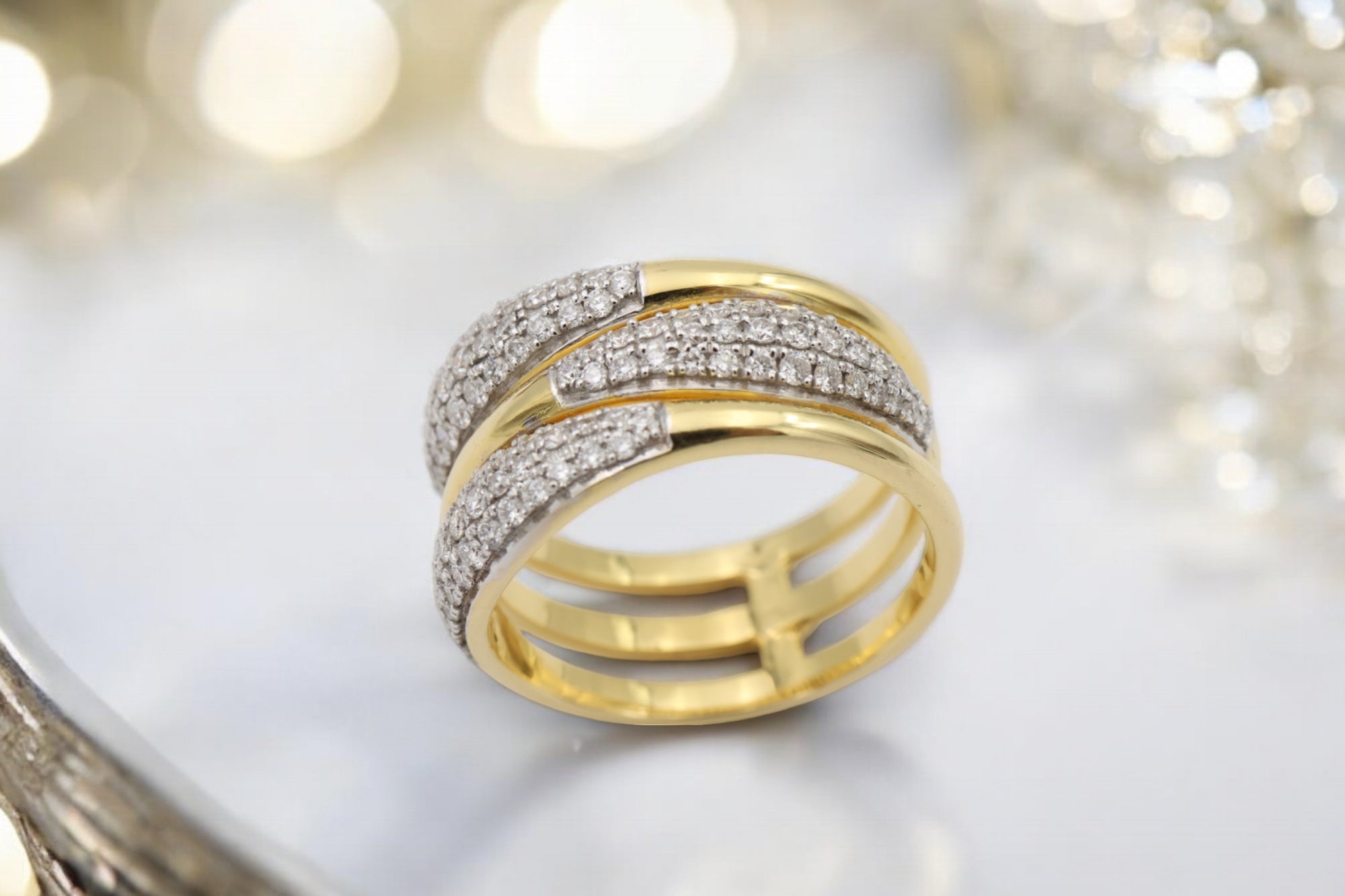 Criss-Cross Cascade Ring