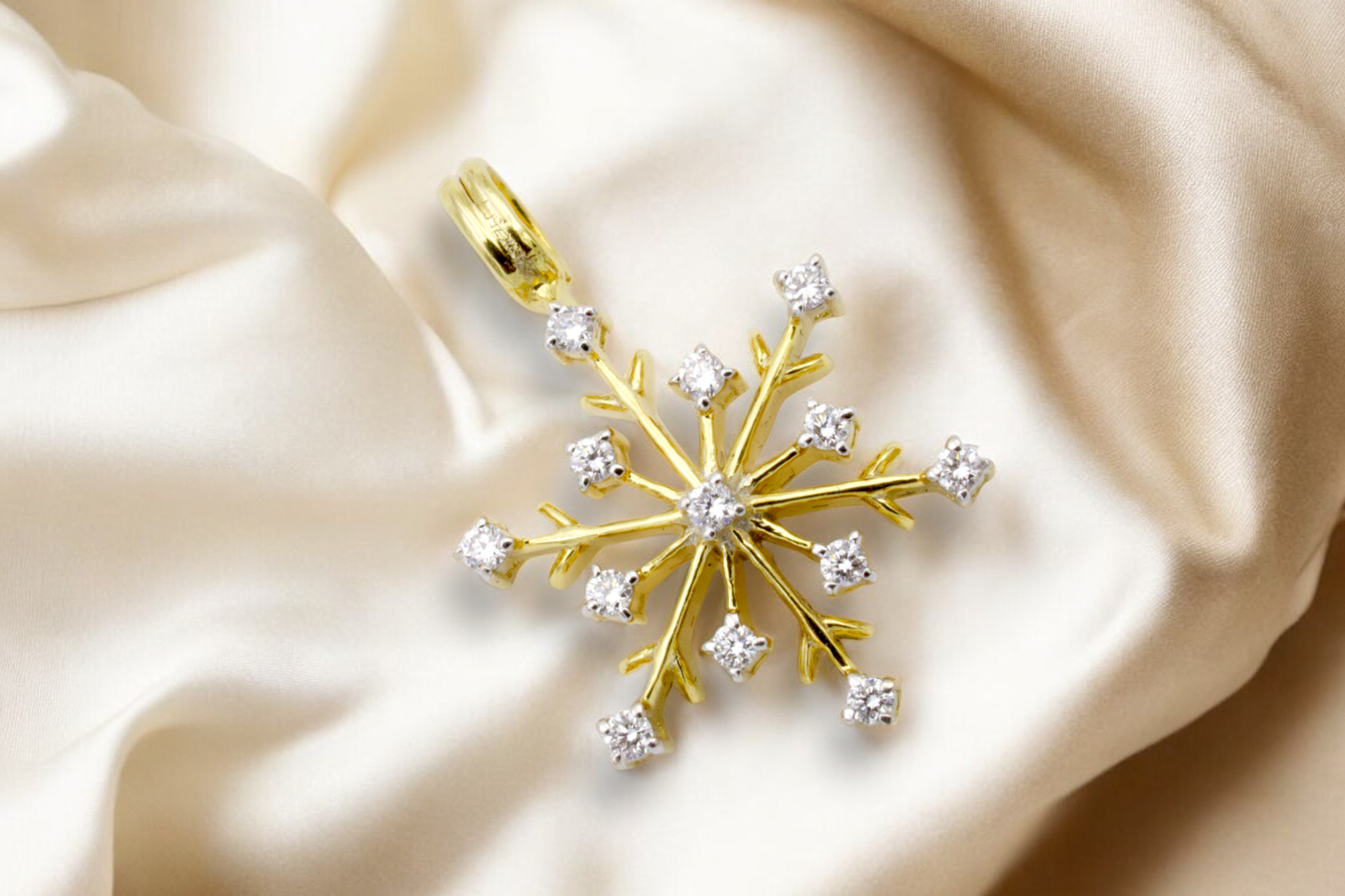 Shining Snowflakes Pendant