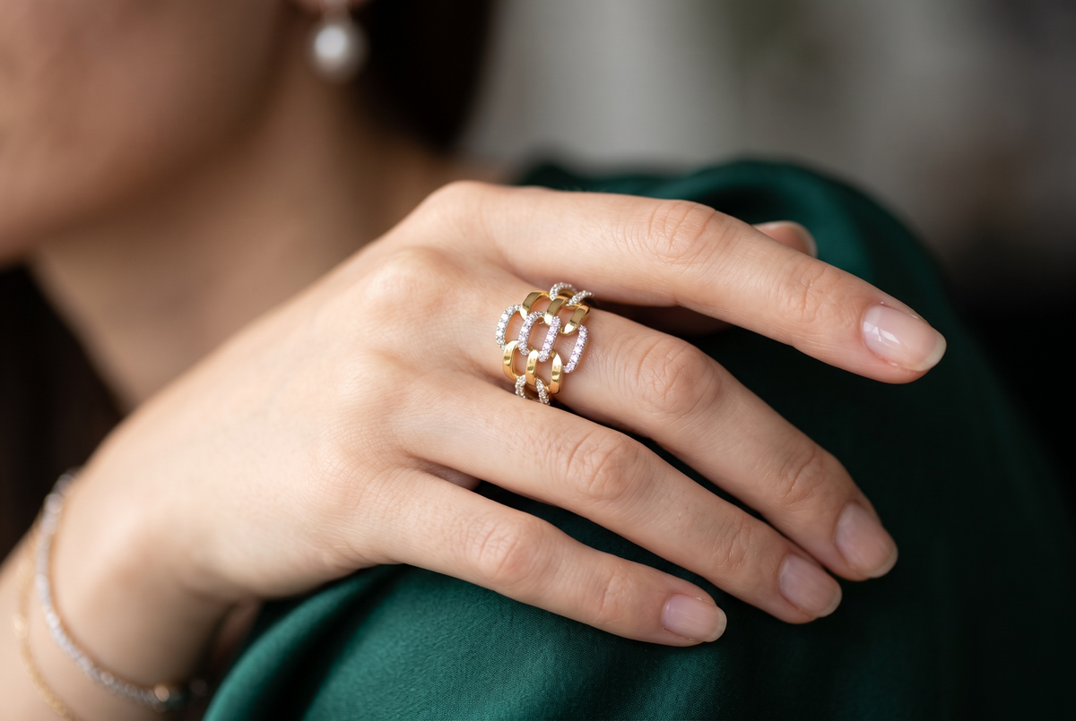 Golden Links Ring